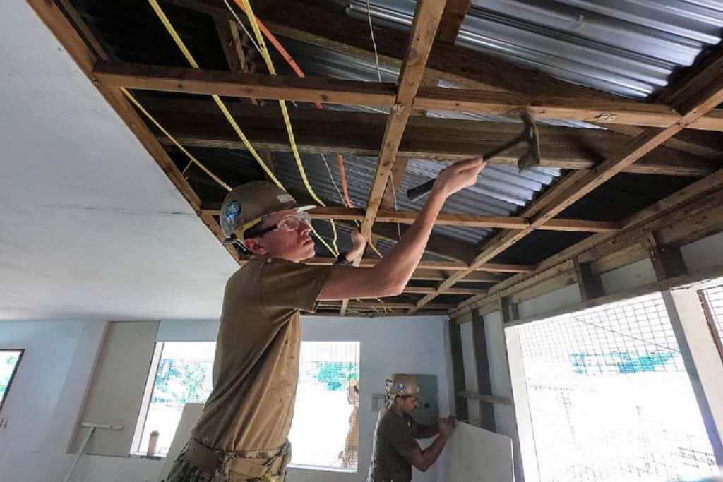 how to install underfloor heating between joists
